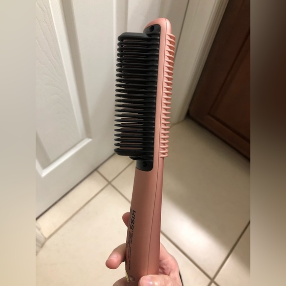KISS straightening brush - Picture 3 of 3